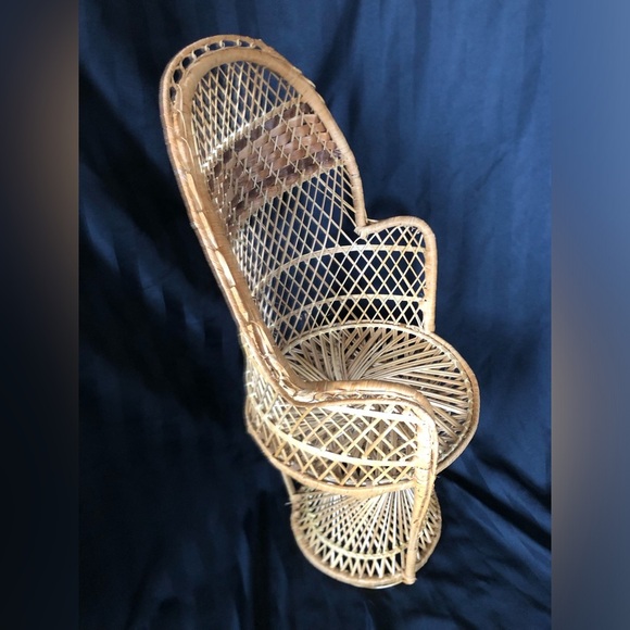 Vtg Child’s Size Peacock Chair - Picture 2 of 11
